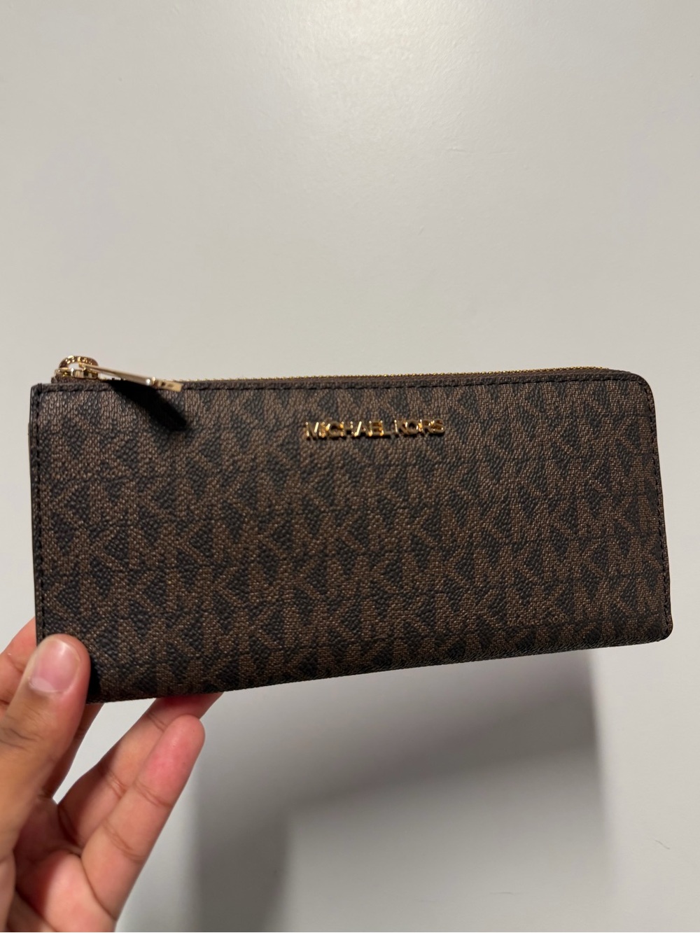 NWT Michael Kors Jet Set Travel Large 3/4 Zip Wallet Brown Signature MK PVC